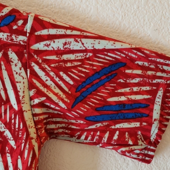 LuLaRoe Irma Tunic with Red and Grey Palms Leaves with Blue Accent Size M - Picture 3 of 8